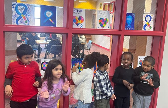  students Pose for autism picture